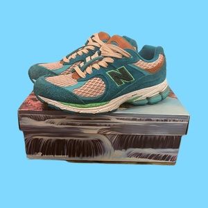 New Balance Salehe Water Be The Guide Men’s size 6 Women’s size 7.5– Pre-Owned